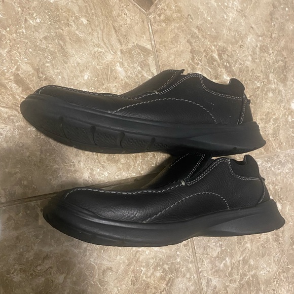 Nice pair of shoes for work or casual. Very gently worn. No defects. - Picture 5 of 6